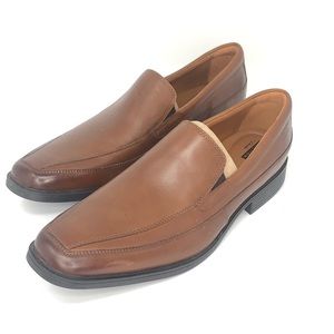 0481 - Clarks Tilden Free Men Slip On Dress Shoe